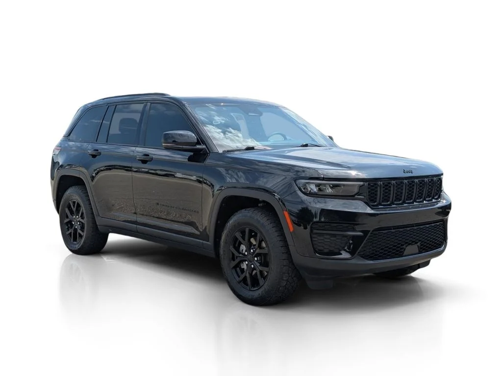 Used 2025 Black Jeep Altitude X image 3