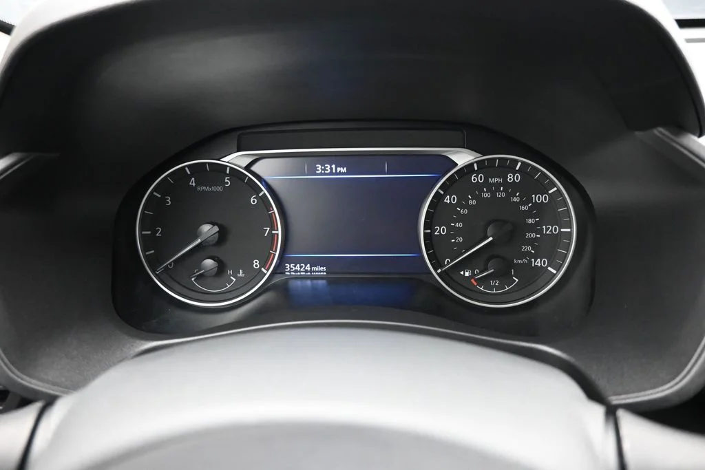 Used 2025 White Nissan 2.5 SV image 12