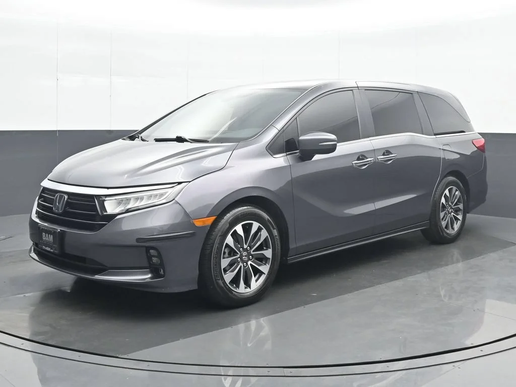 Used 2023  Honda EX-L image 2
