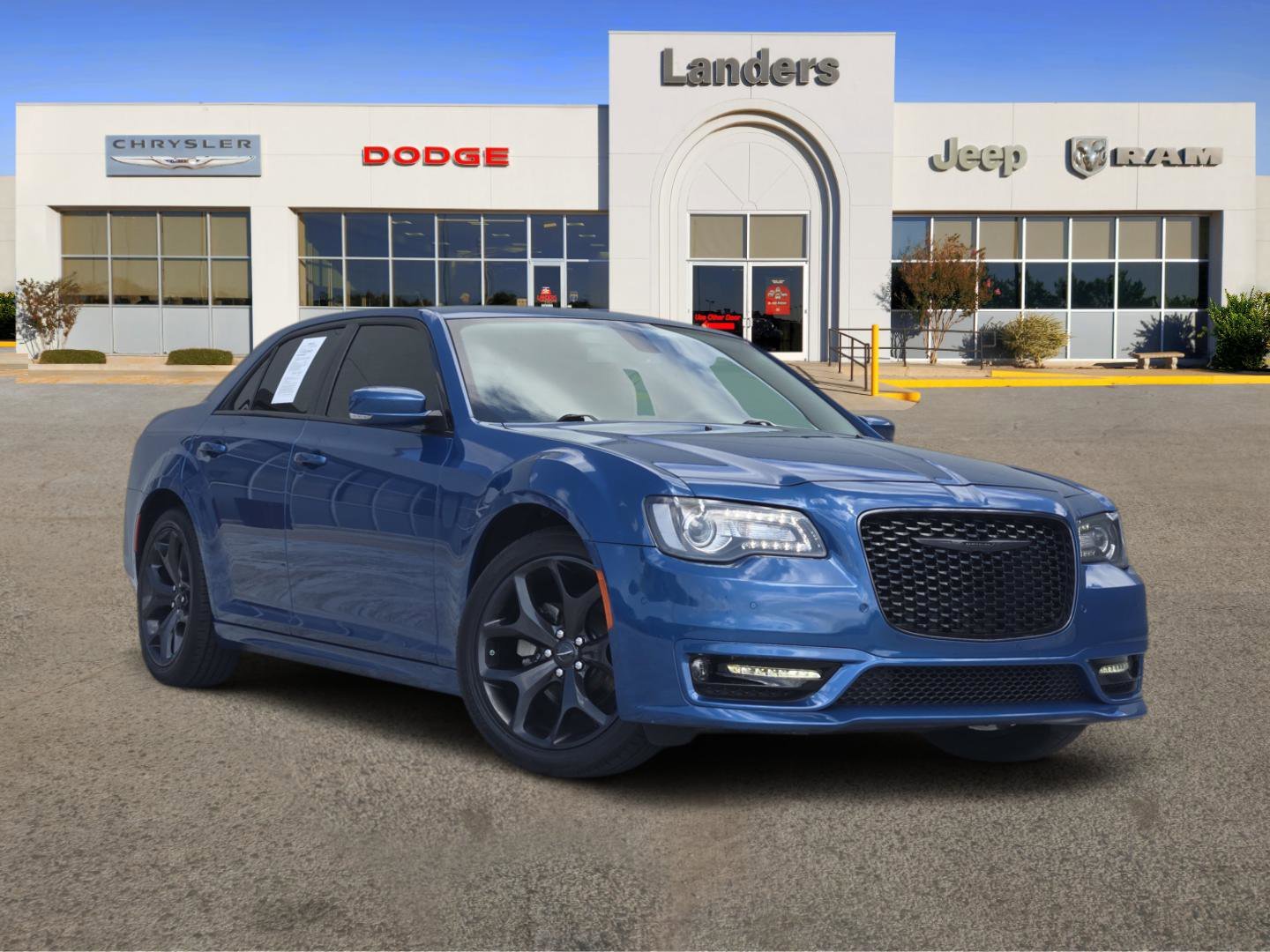 2023 Chrysler 300 Touring L RWD's photo
