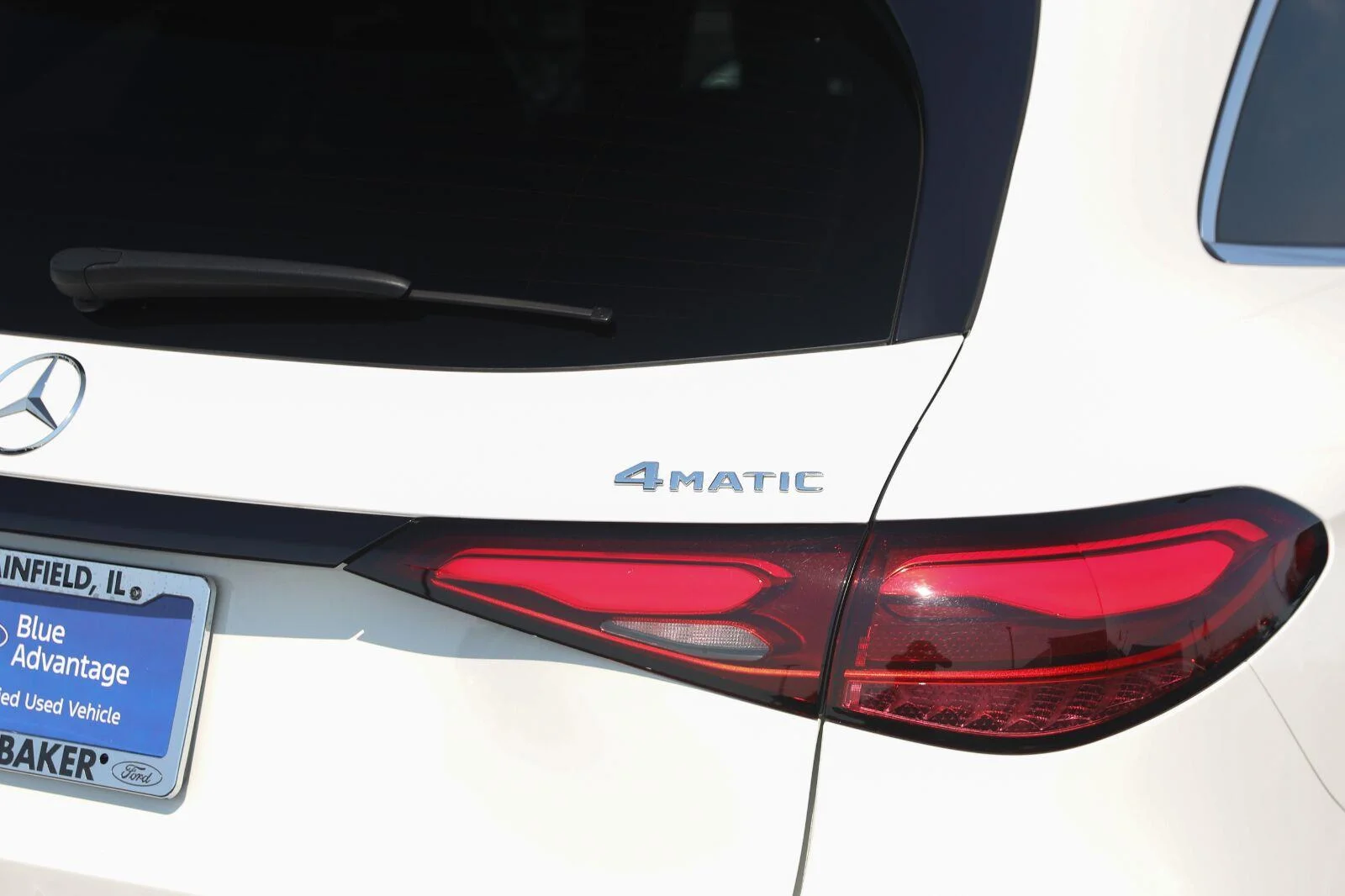 Used 2023 Polar White Mercedes-Benz GLC 300 image 13