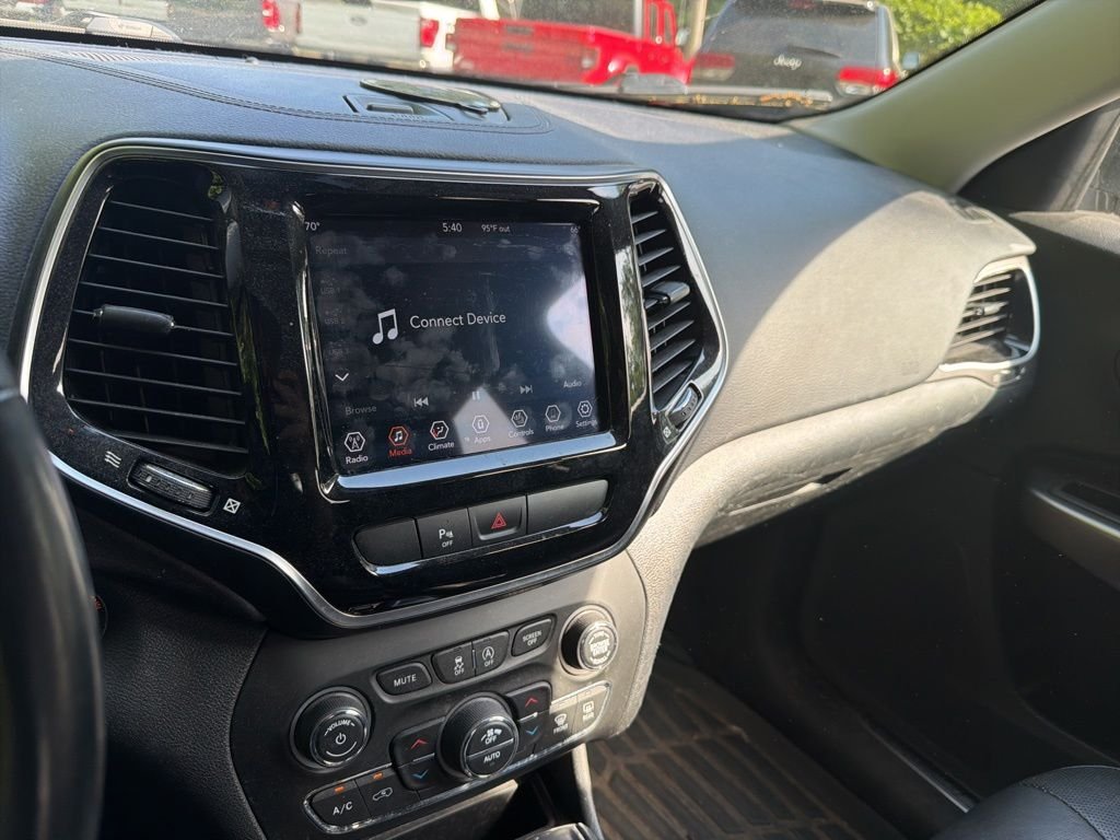 Used 2019 Gray Jeep Limited image 10