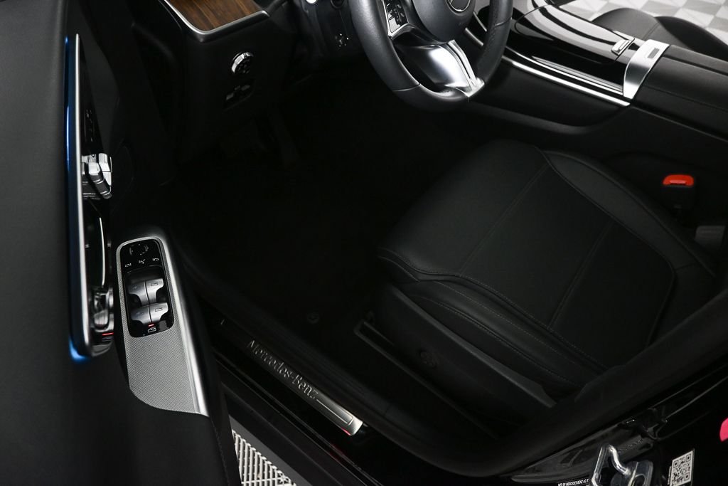 Certified Used 2026  Mercedes-Benz GLC 300 image 7