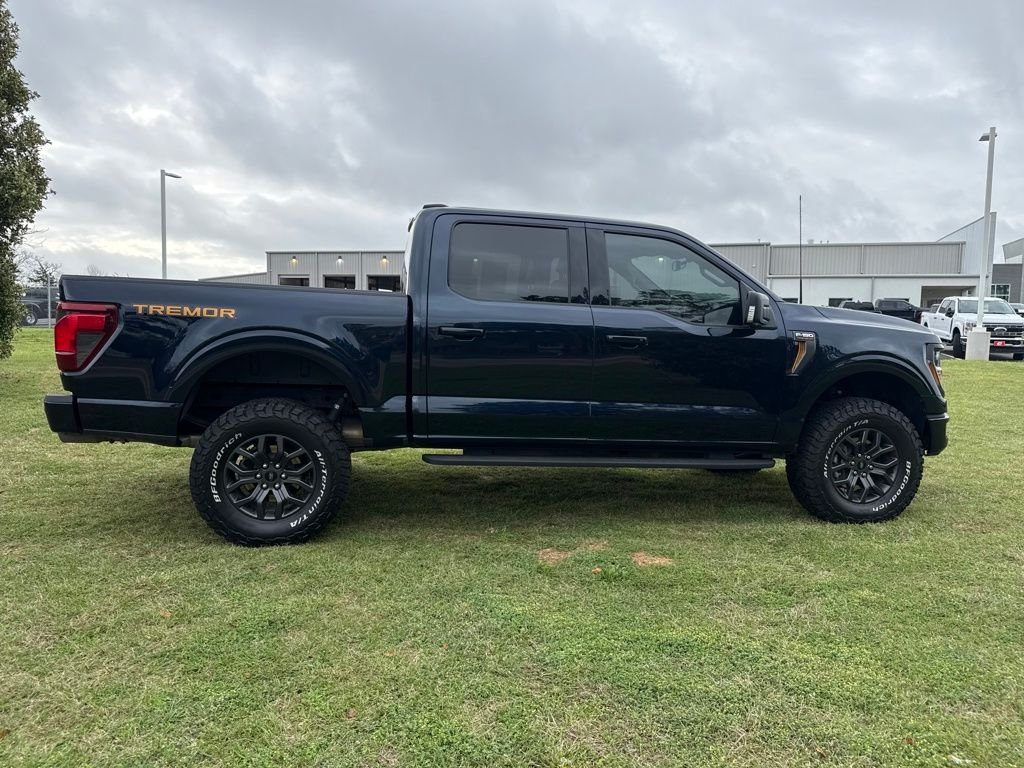 Used 2025 Antimatter Blue Metallic Ford Tremor image 9