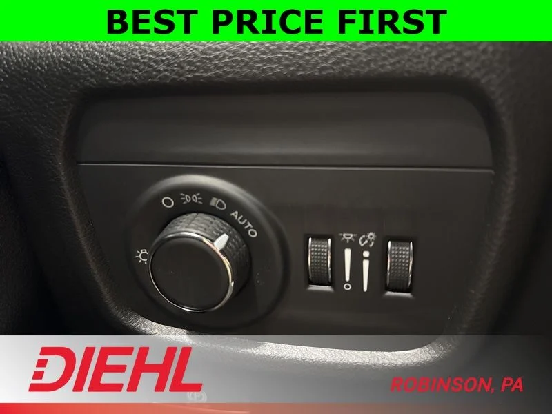 New 2026 Silver Zynith Exterior Paint Jeep Laredo image 23