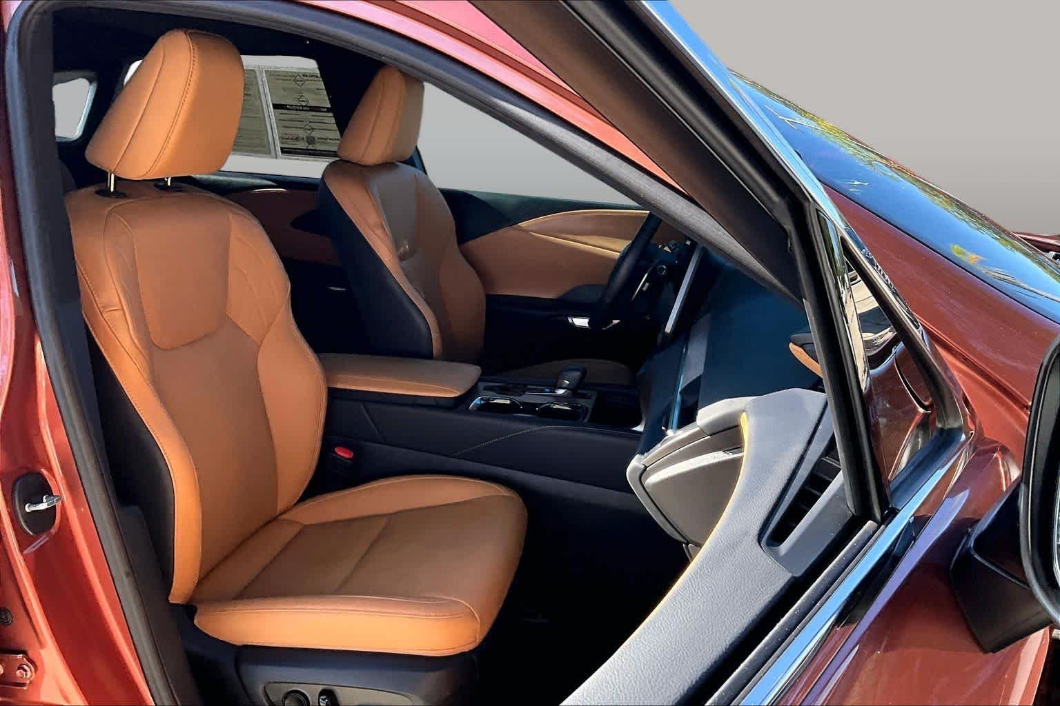 Used 2024 Copper Crest Lexus Premium Plus image 9