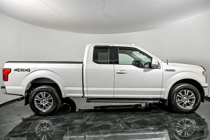 Used 2018 White Platinum Metallic Tri-Coat Ford Lariat image 9