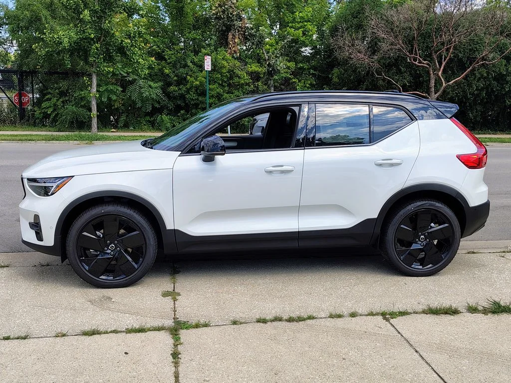 New 2026 Crystal White Volvo Ultra image 7