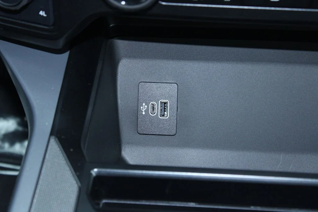 New 2027 Oxford White Ford F-350® XLT image 35