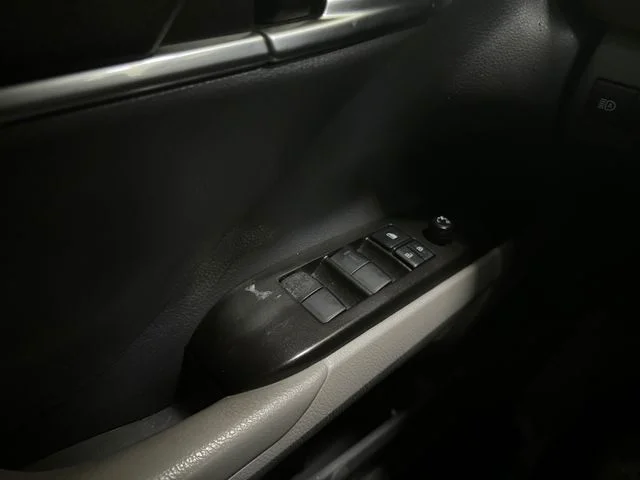 Used 2022 White Toyota LE image 9