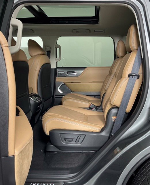 New 2027 Silver INFINITI LUXE image 19