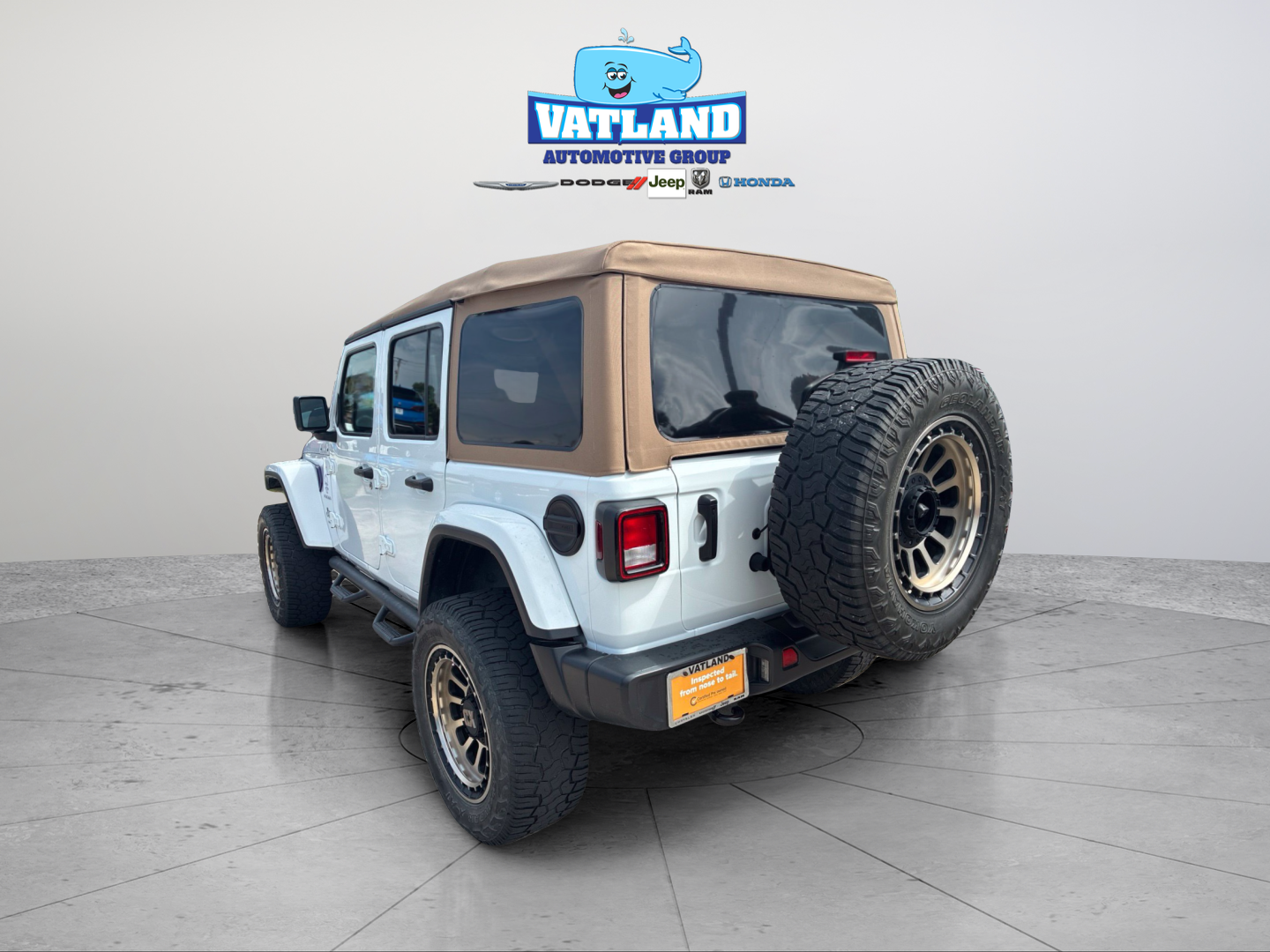 Used 2021 White Jeep Unlimited Sahara image 3
