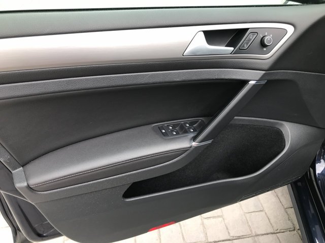 Used 2016 Night Blue Metallic Volkswagen TSI Limited Edition image 15