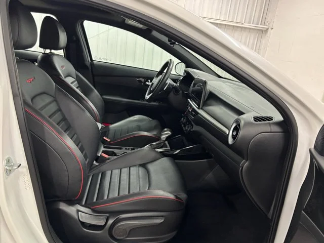 Used 2023 White Kia GT image 17