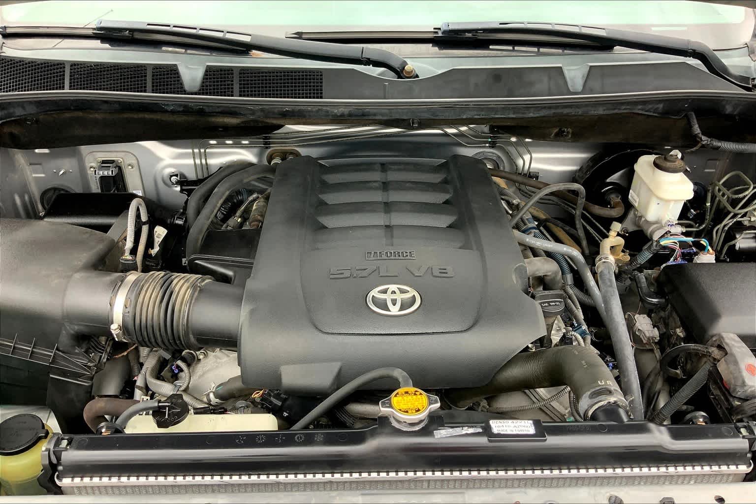 Used 2016 Silver Sky Metallic Toyota SR5 image 30
