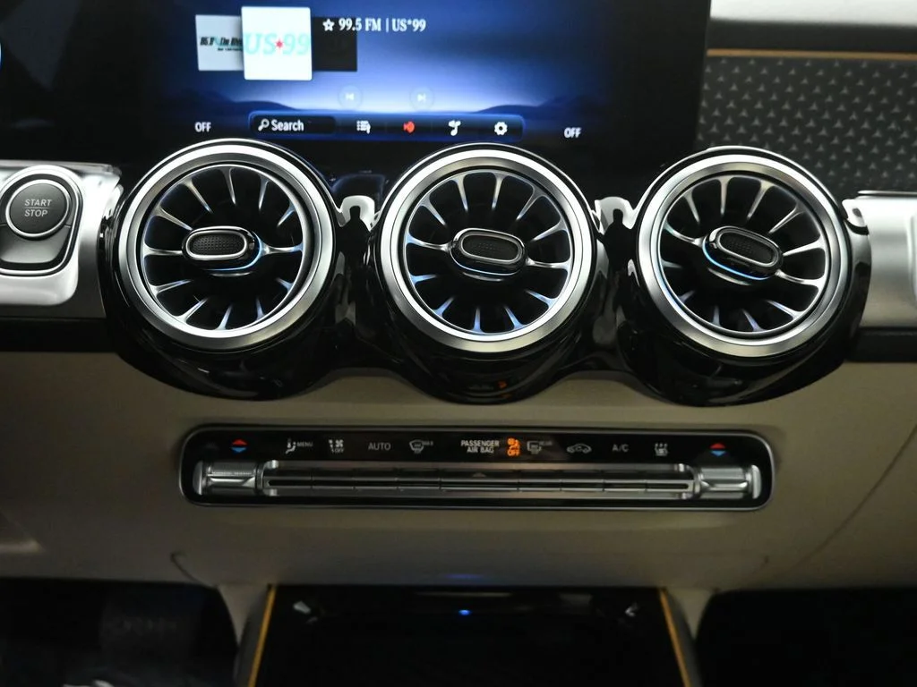 Used 2024 Cirrus Silver Metallic Mercedes-Benz 300 image 13