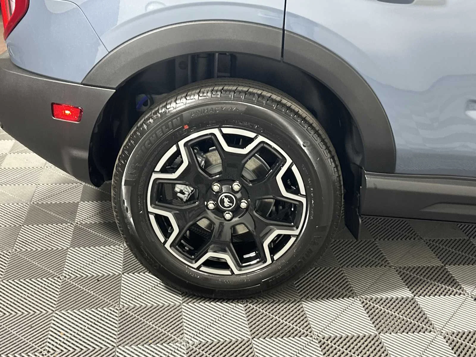 New 2026 Azure Gray Metallic Tri-Coat Ford Outer Banks image 21