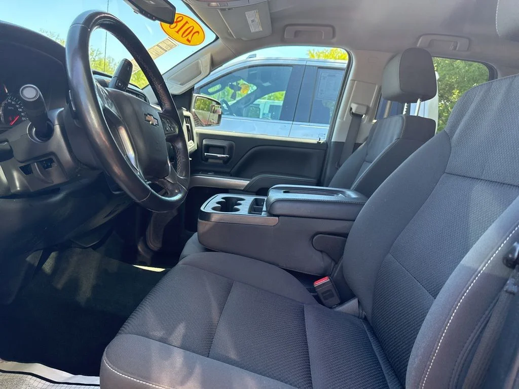 Used 2018 Red Chevrolet LT image 9