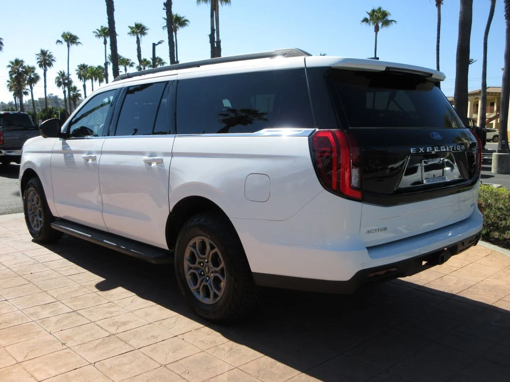 Certified Used 2025 Oxford White Ford Active image 2