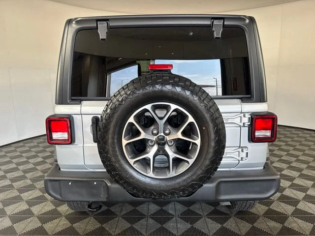 Used 2024 Silver Jeep Sport S image 21