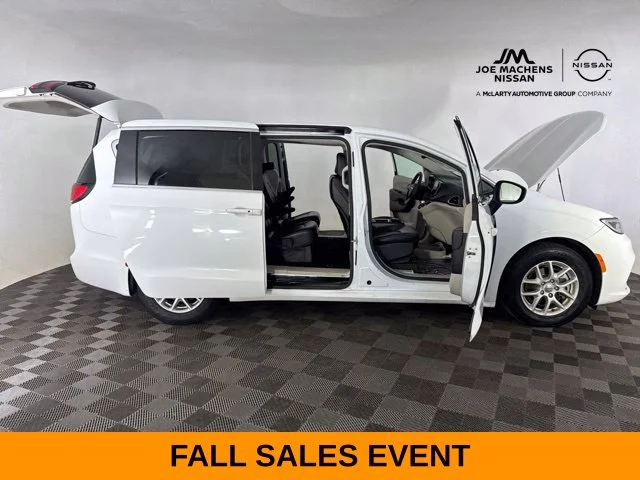 Used 2023 White Chrysler Touring L image 19