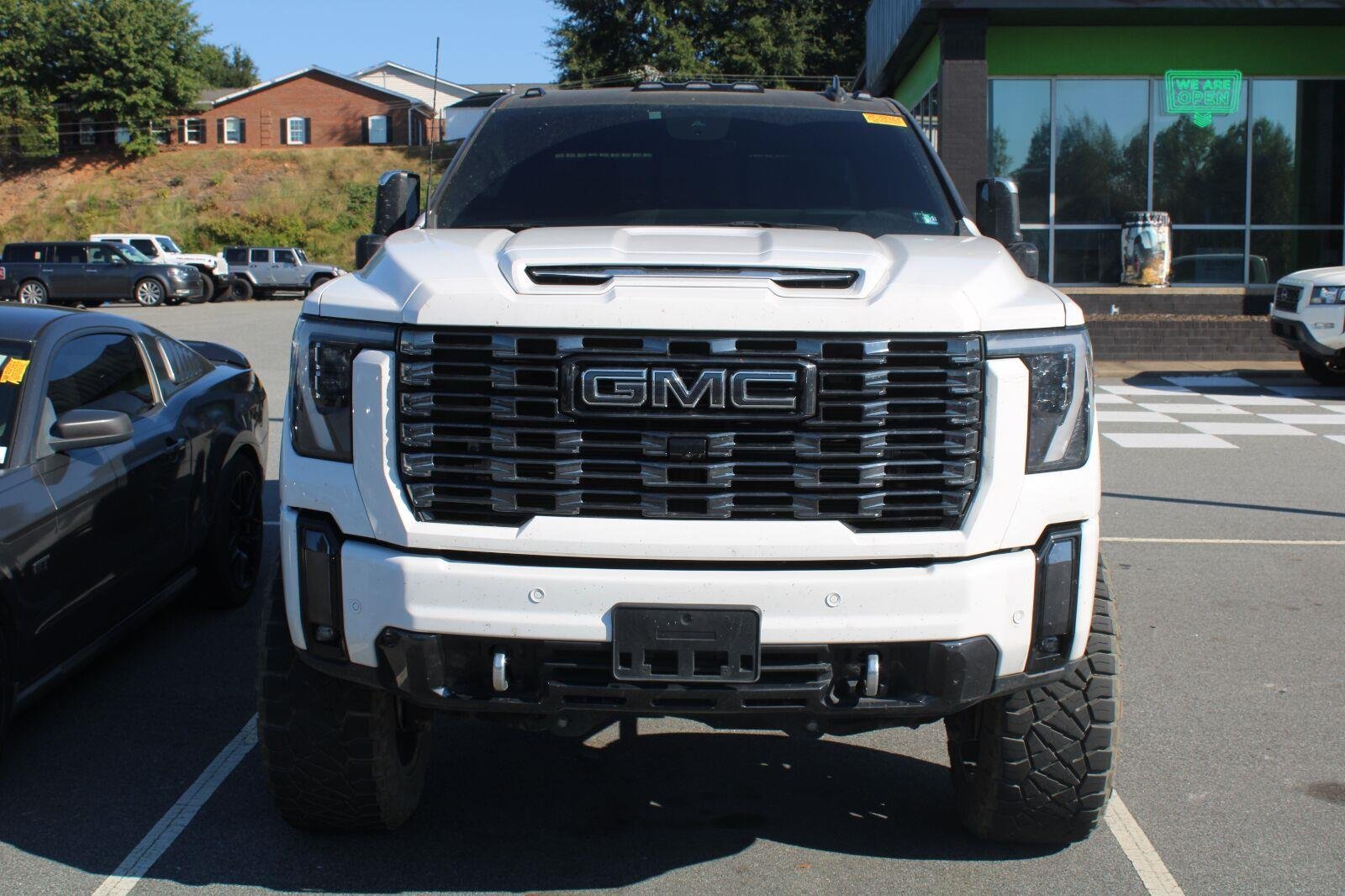 Used 2024 Summit White GMC Denali Ultimate image 2