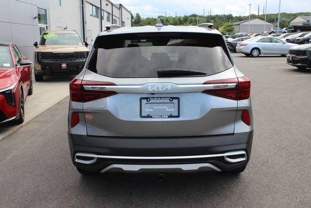 Used 2022 Gray Kia EX image 29
