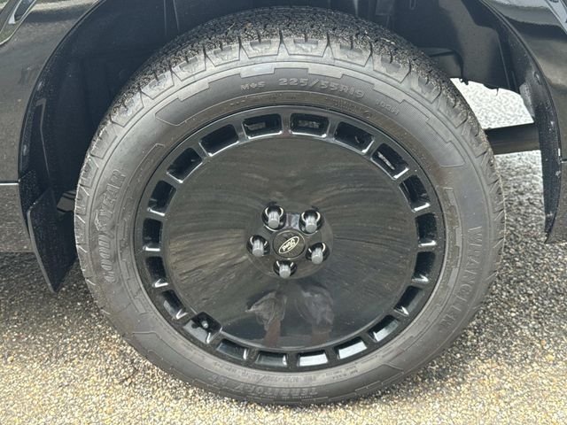 Used 2025 Black Ford Lobo Standard image 9