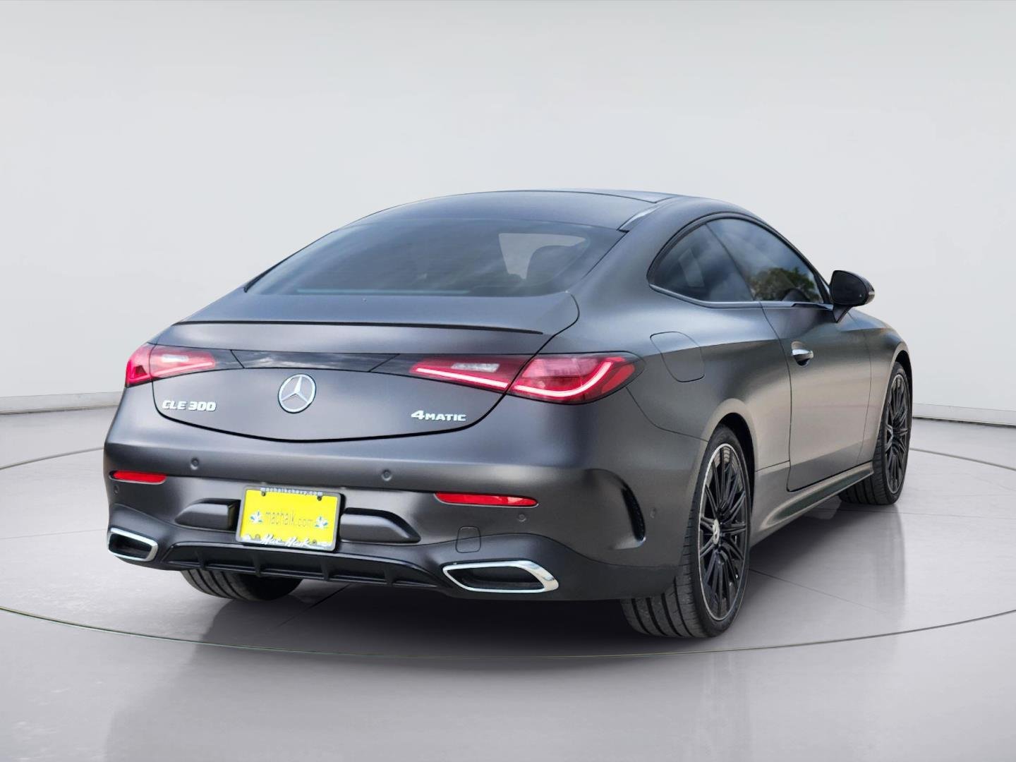 Used 2024 Gray Mercedes-Benz 4MATIC® image 5