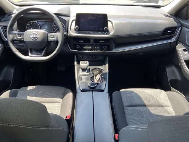 2025 Nissan Rogue SV - Photo 12
