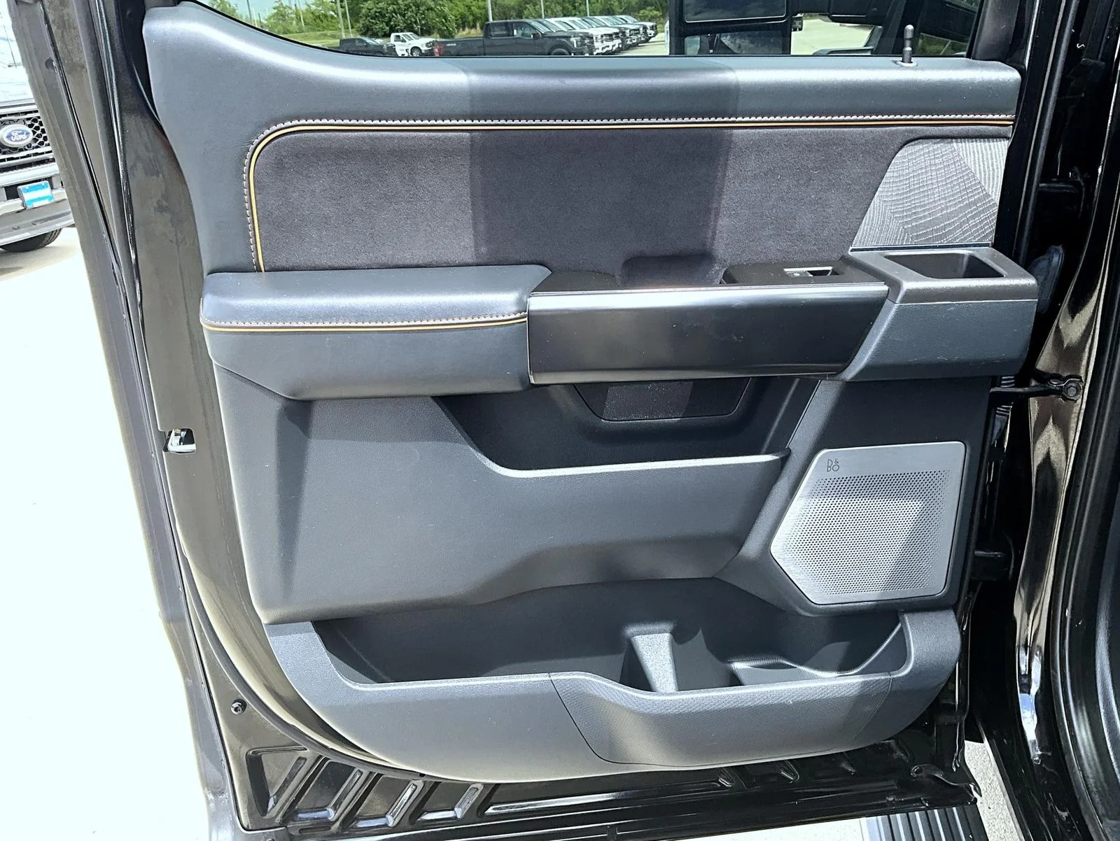 Used 2022 Black Ford Platinum image 21