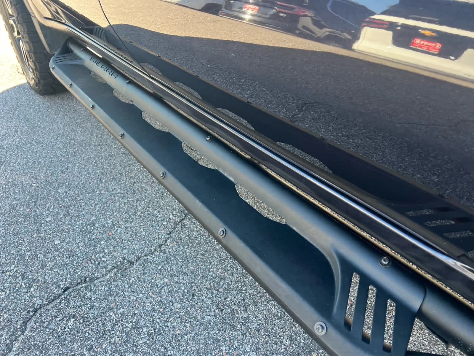 Used 2023 TITANIUM RUSH METALLIC GMC AT4 image 6