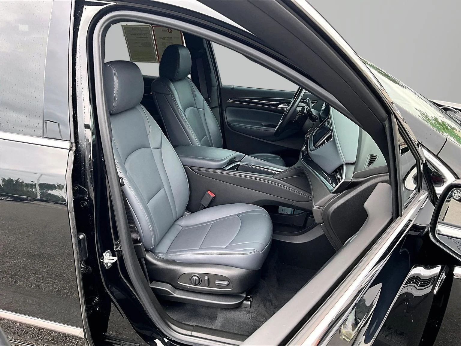 Used 2022 Black Buick Essence image 8