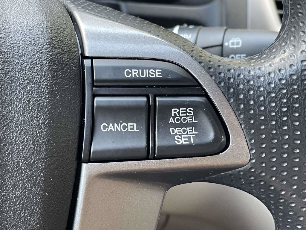Used 2016 White Honda SE image 25