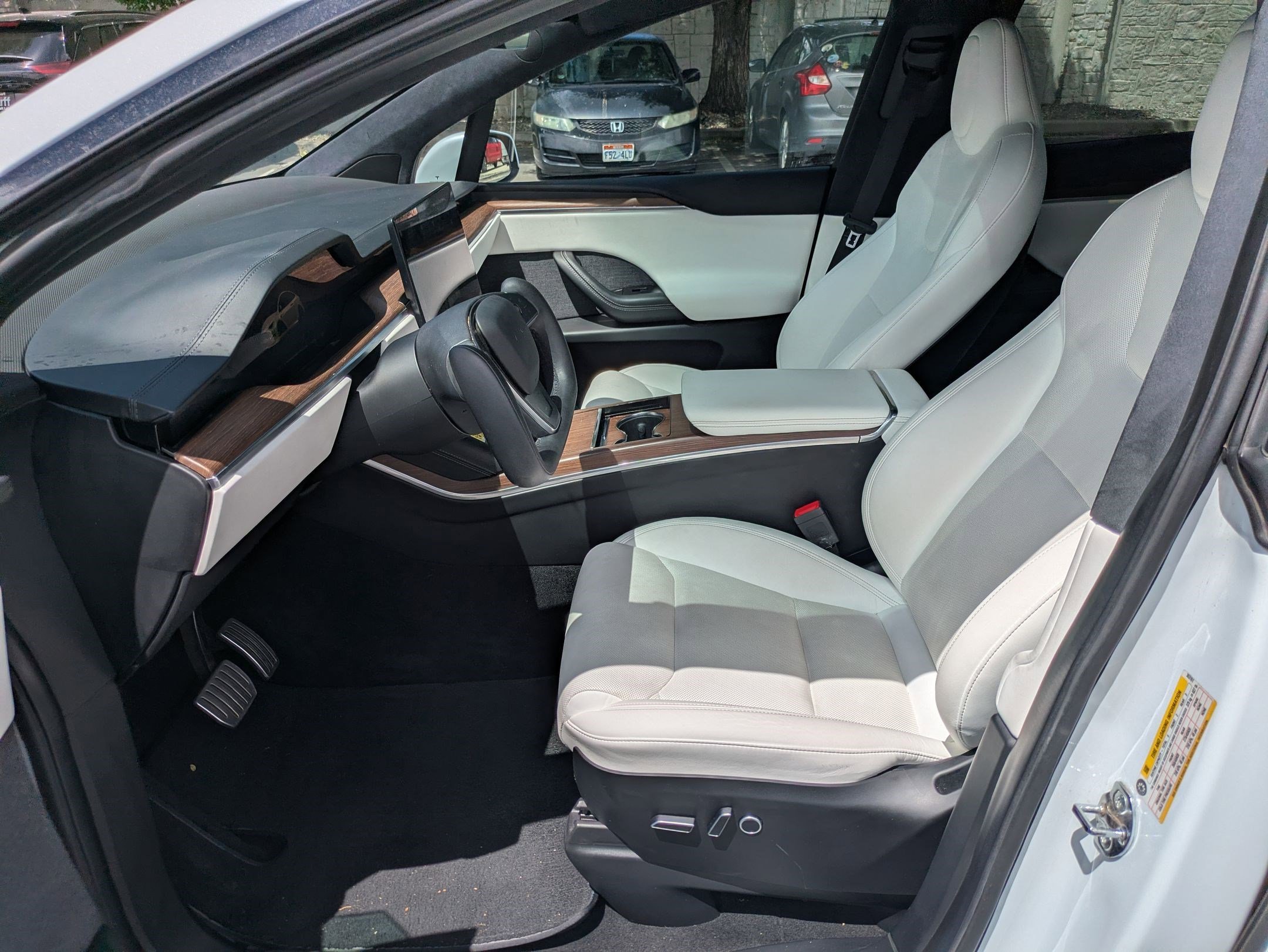 Used 2022 White Tesla AWD image 15