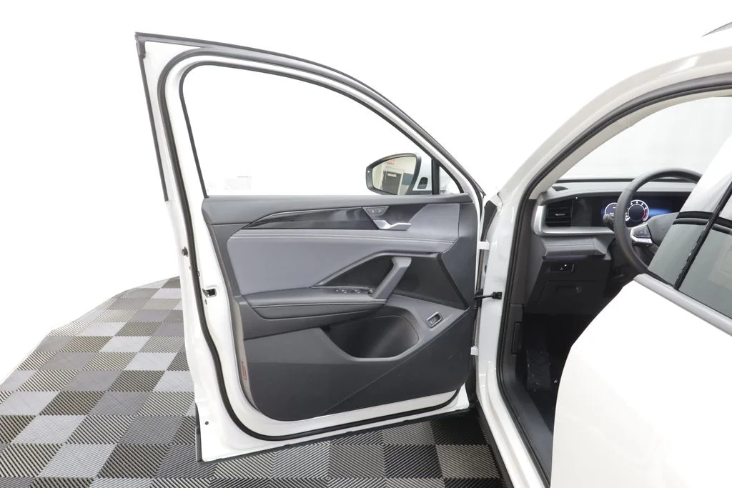 New 2026 Pure White Volkswagen 2.0T SE image 6