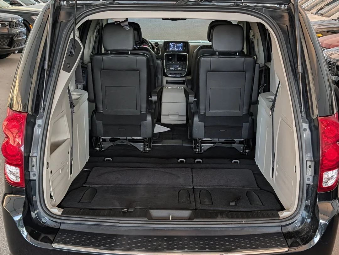 Used 2019 Black Dodge Crew Plus - - FWD - 3.6L V6 - Power Sliding Doors - Power Liftgate - Leather Seat & More! image 31