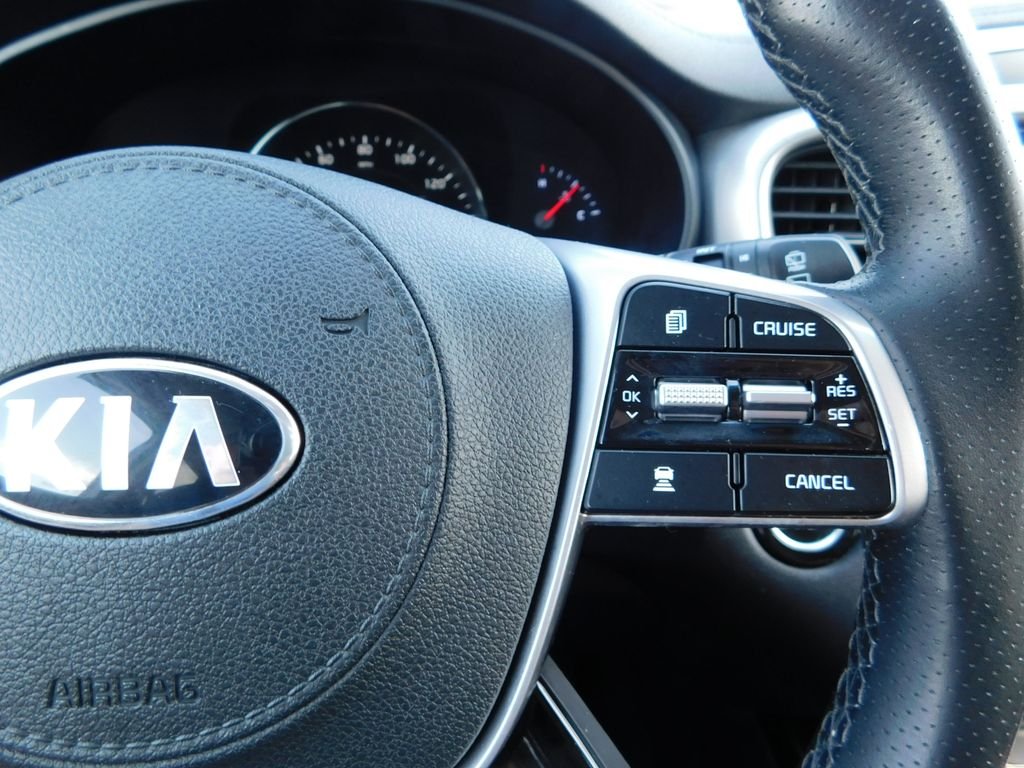 Used 2020 White Kia SX image 32