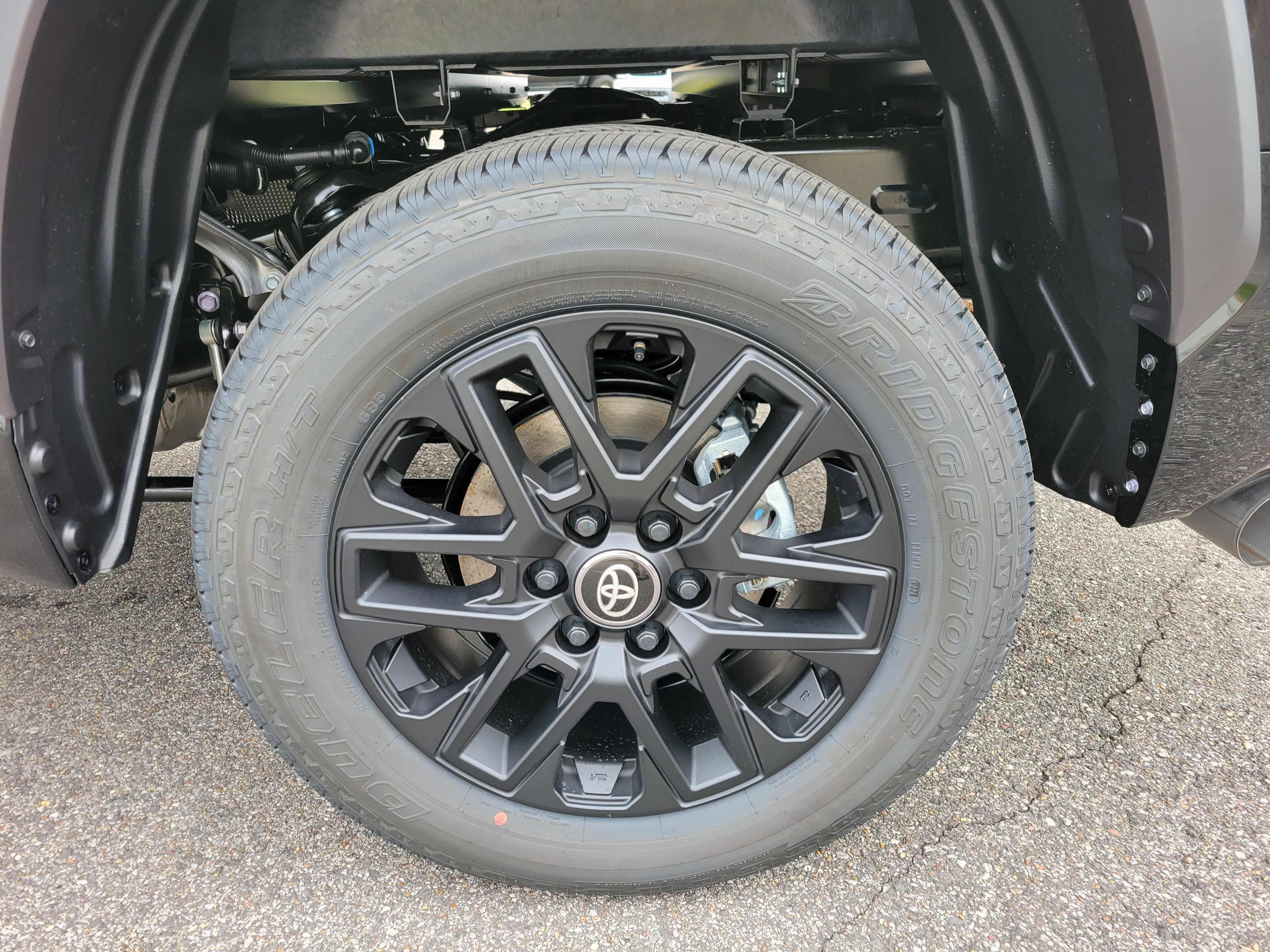 2026 Toyota Tundra Limited - Photo 15