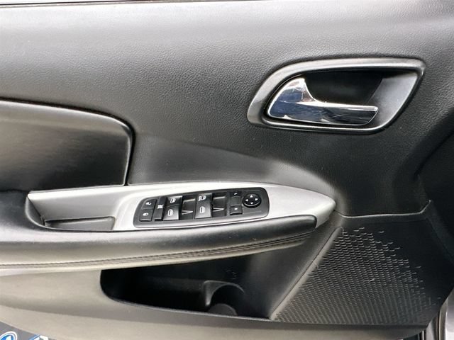 Used 2019 Gray Dodge SE image 21