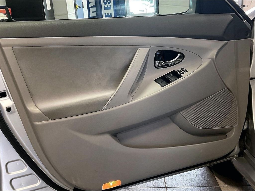 Used 2007 Gray Toyota Base CE image 9