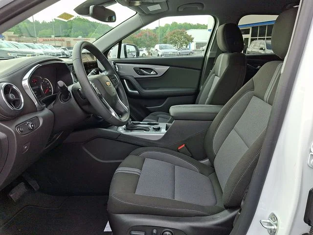 New 2026 White Chevrolet LT image 11