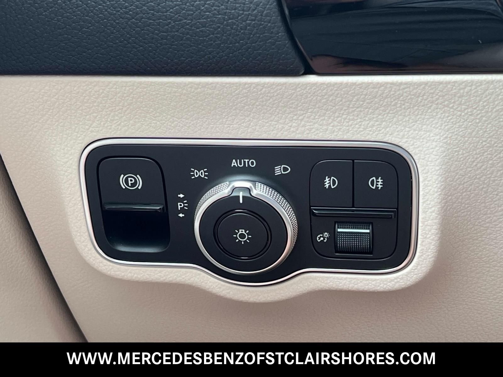 New 2026 Mountain Grey Metallic Mercedes-Benz GLA 250 image 29