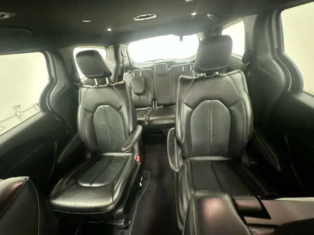 Used 2022 White Chrysler Touring L image 26