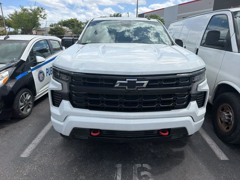 Used 2022 Summit White Chevrolet RST image 7