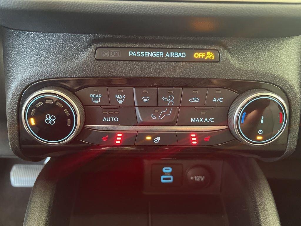 Used 2022 Oxford White Ford SE image 14