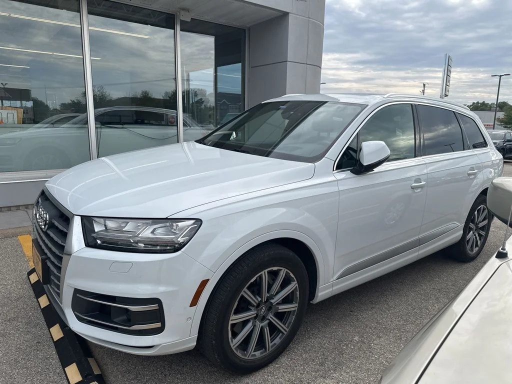 Used 2019  Audi 55 Prestige image 2