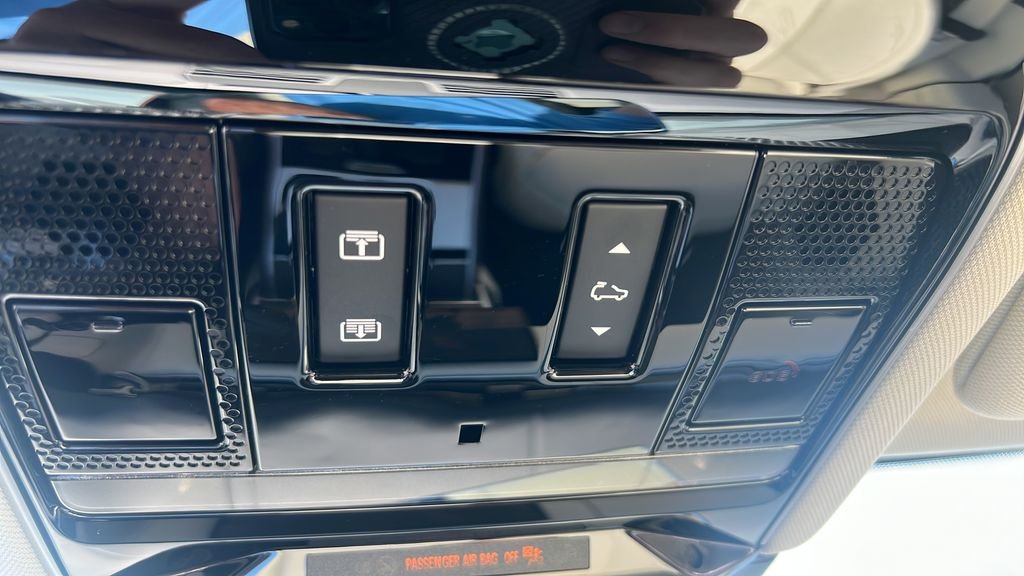 New 2026 Green Land Rover SE 7 Seats image 33