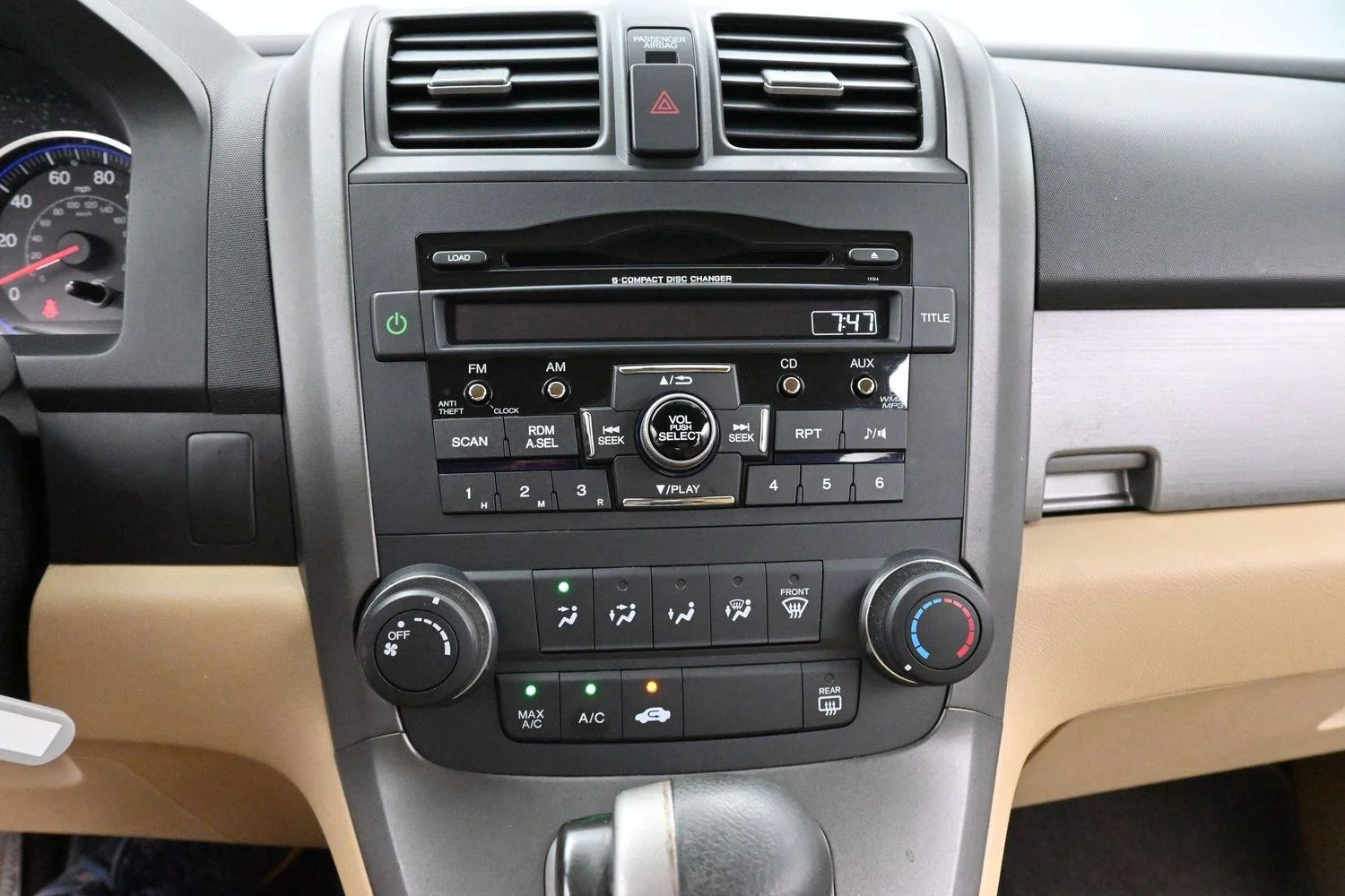 Used 2011 Opal Sage Metallic Honda SE image 20