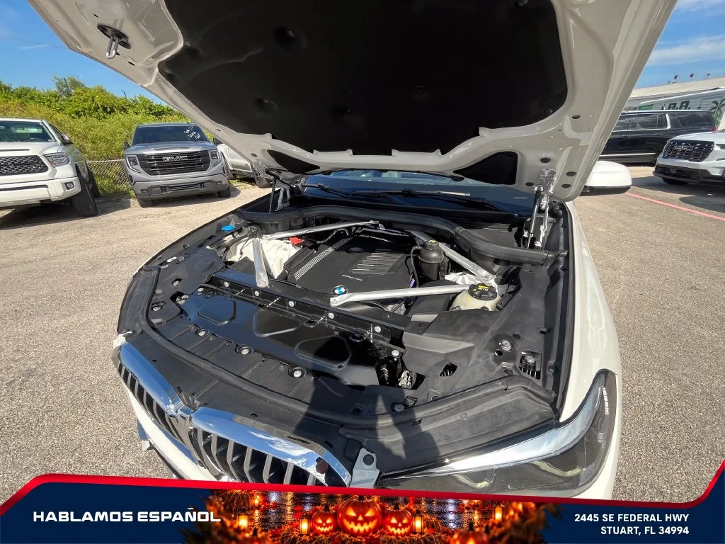 Used 2023 White BMW sDrive40i image 22